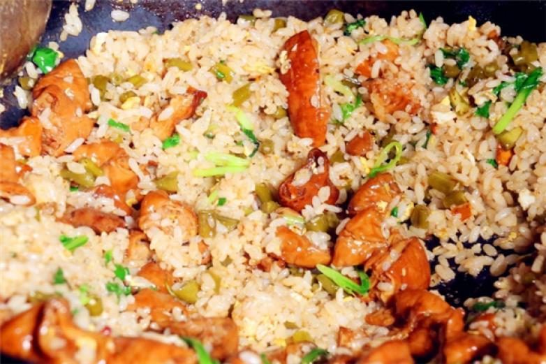 老头爱马仕酸豇豆炒饭